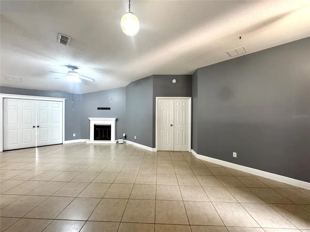 8120 LESIA CIRCLE Orlando, FL 32835