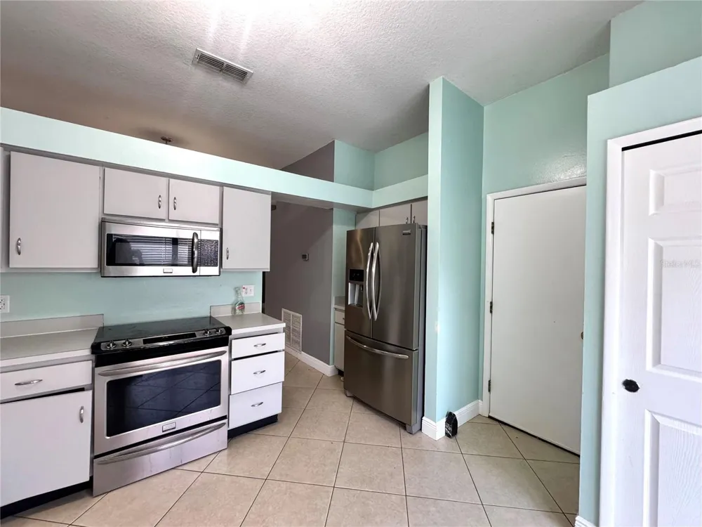 8120 LESIA CIRCLE Orlando, FL 32835