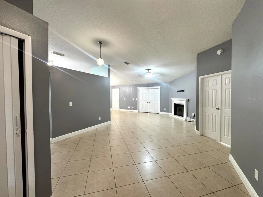 8120 LESIA CIRCLE Orlando, FL 32835