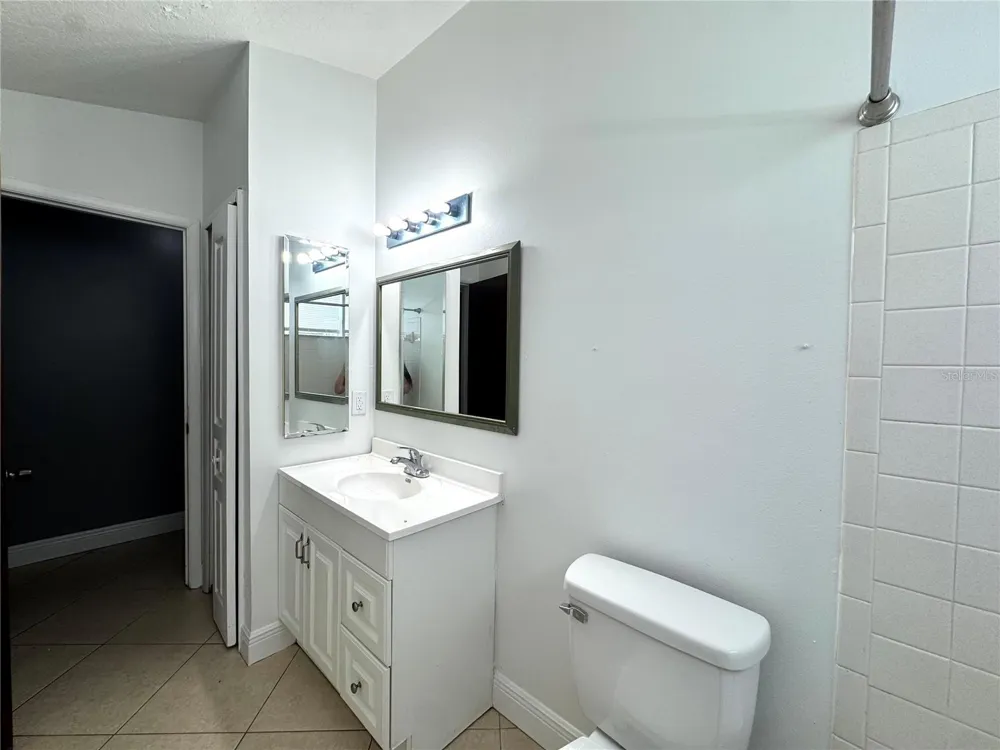 8120 LESIA CIRCLE Orlando, FL 32835
