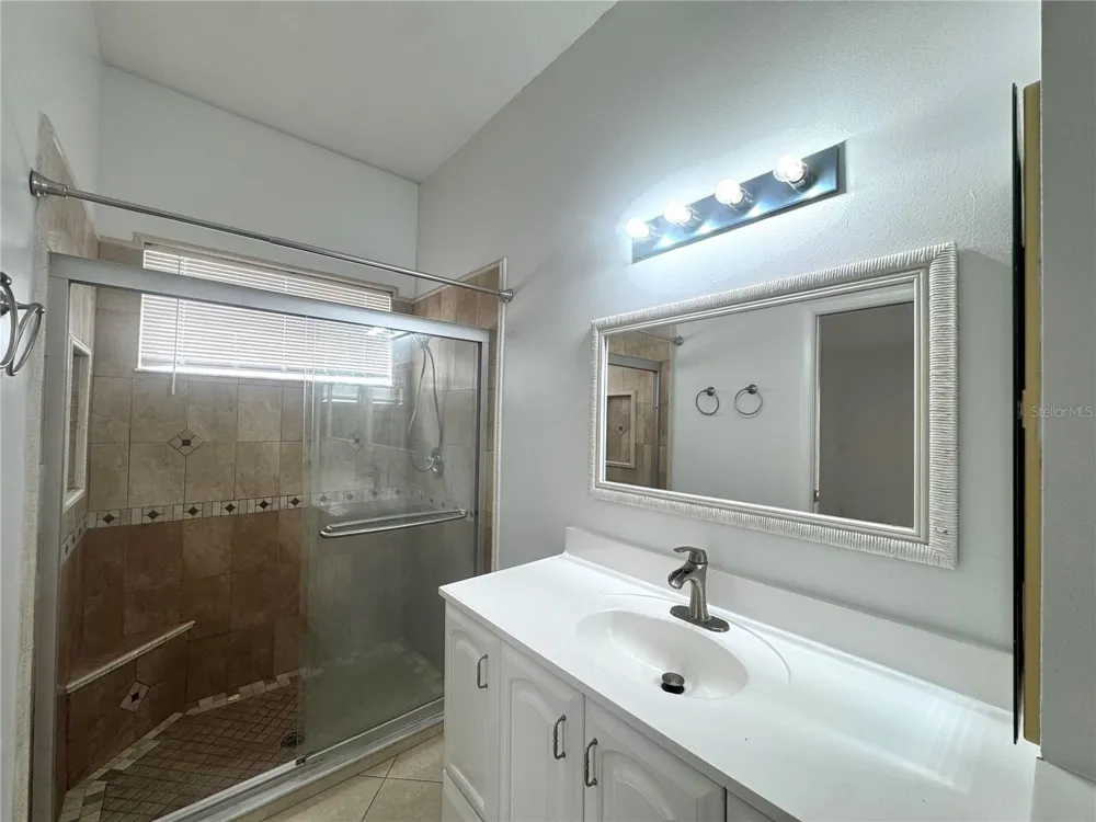 8120 LESIA CIRCLE Orlando, FL 32835