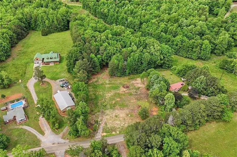 977 Sardis Road Canton, GA 30114