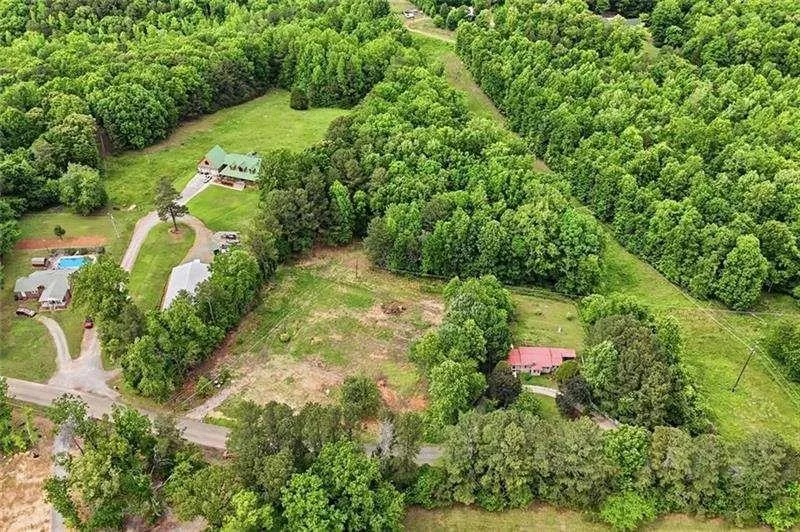 977 Sardis Road Canton, GA 30114