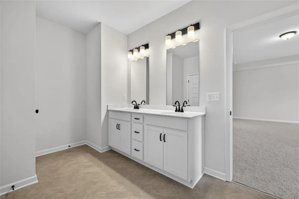 550 Grover Street Hoschton, GA 30548
