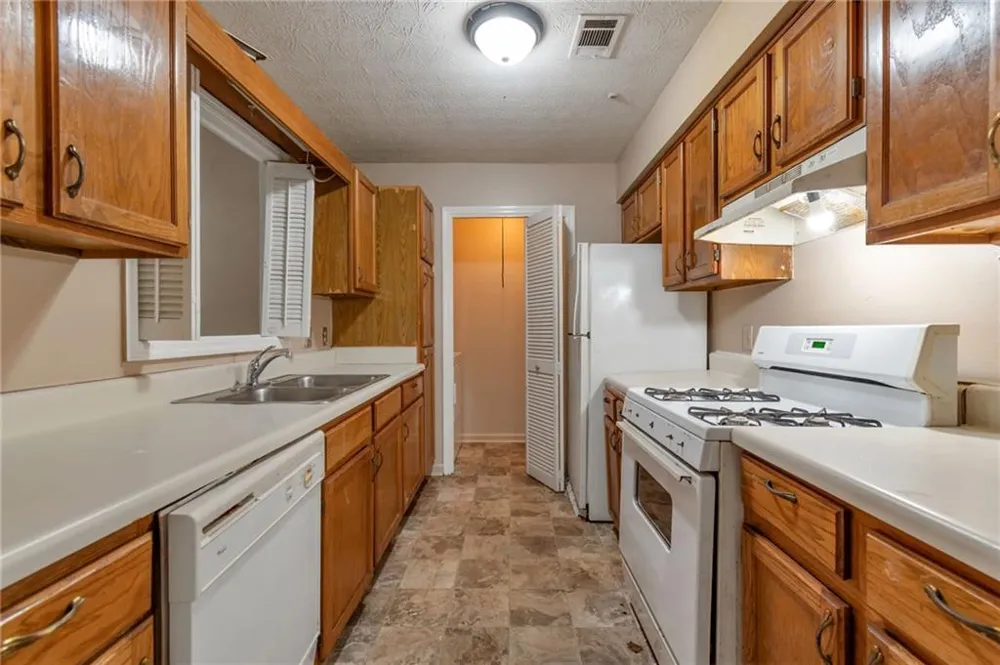 2250 Wellington Circle Lithonia, GA 30058