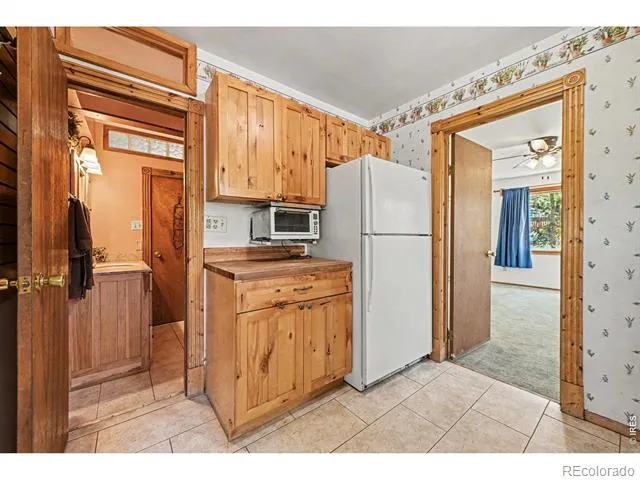 19 Pipers Canyon Rd Road Glen Haven, CO 80532