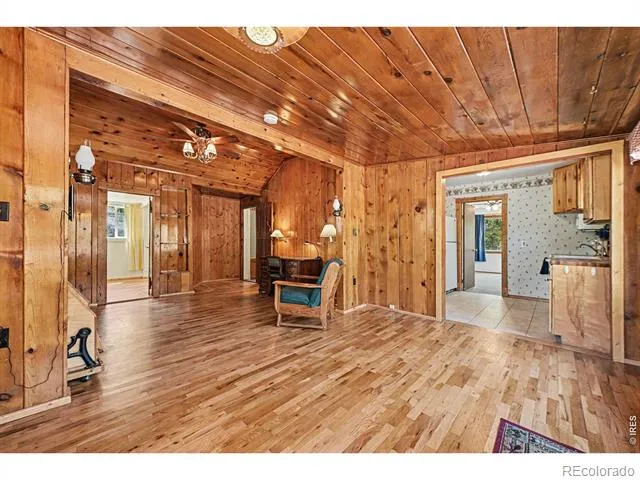 19 Pipers Canyon Rd Road Glen Haven, CO 80532
