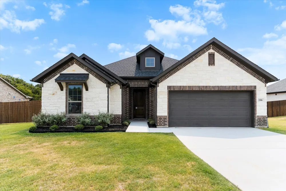 2106 Briarwood Drive Bridgeport, TX 76426