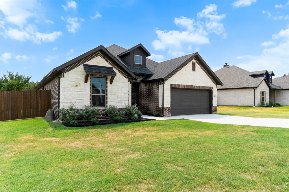 2106 Briarwood Drive Bridgeport, TX 76426