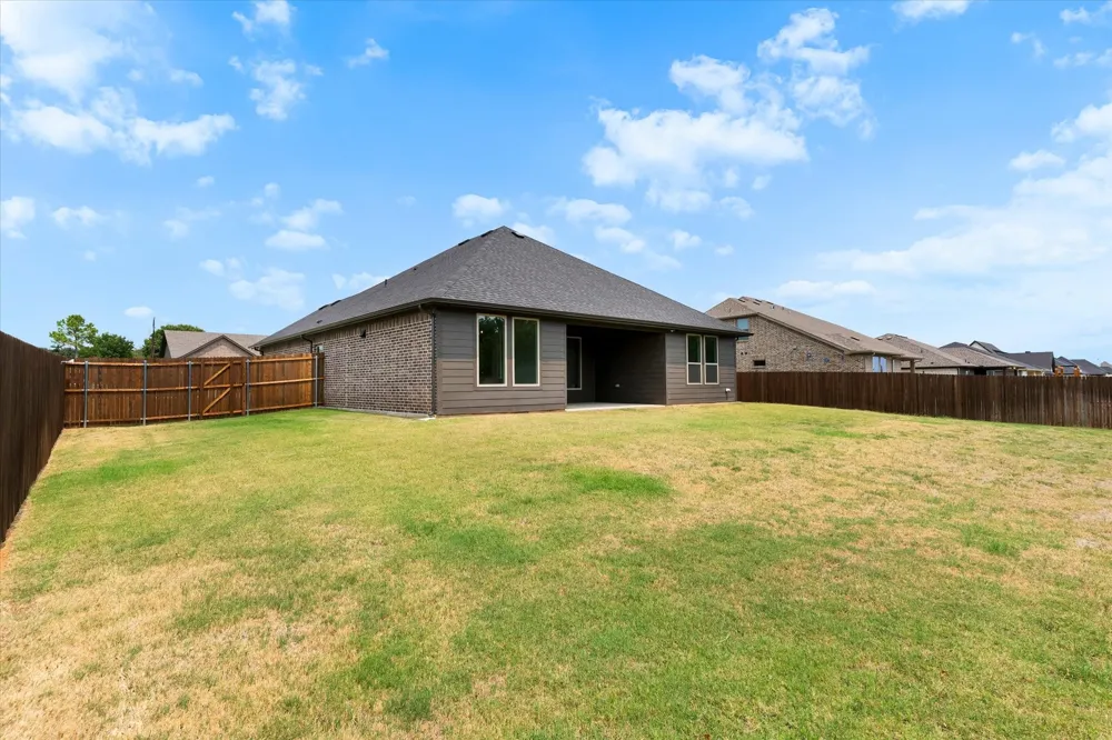 2106 Briarwood Drive Bridgeport, TX 76426