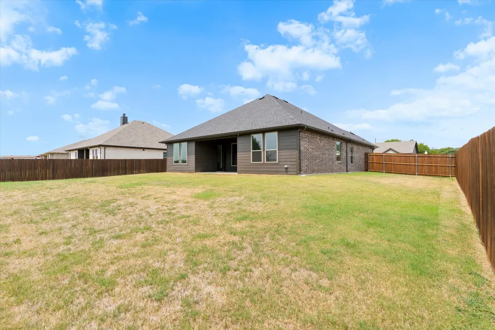 2106 Briarwood Drive Bridgeport, TX 76426