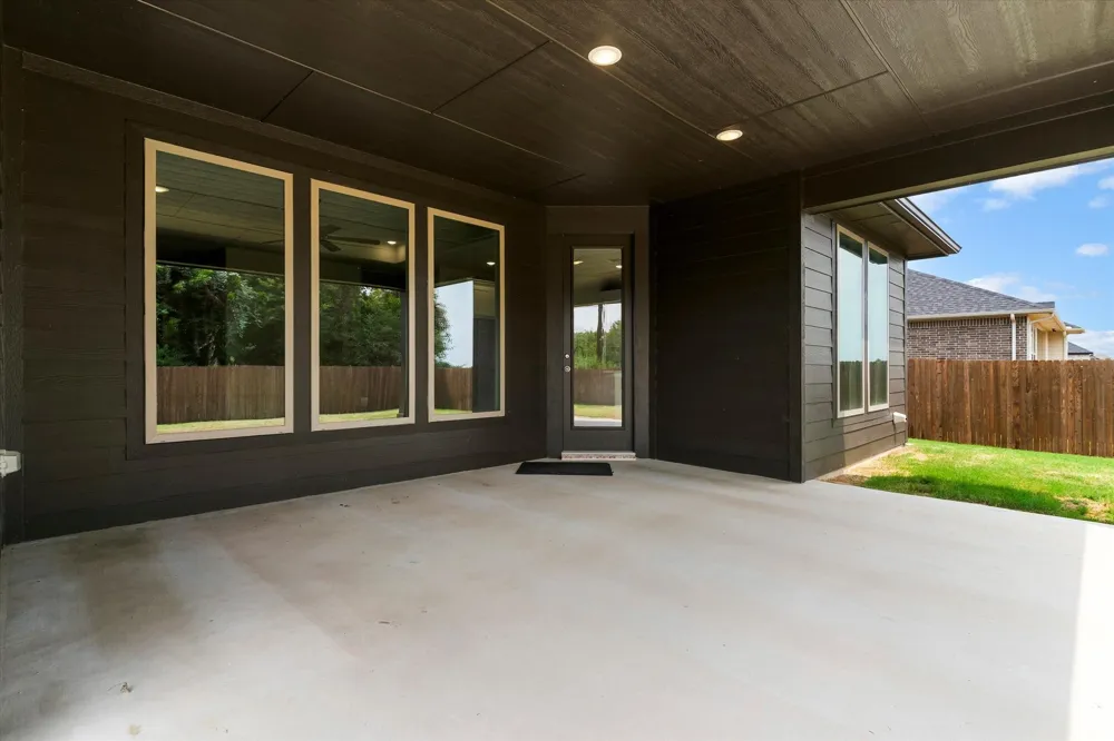 2110 Briarwood Drive Bridgeport, TX 76426