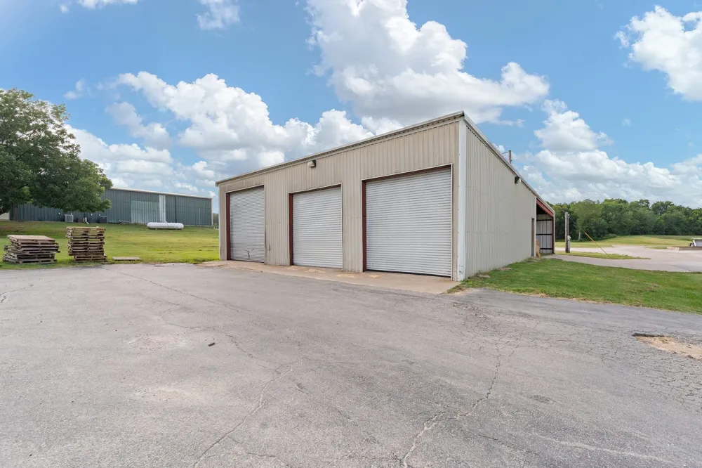 6100 S Interstate 35W W Alvarado, TX 76009