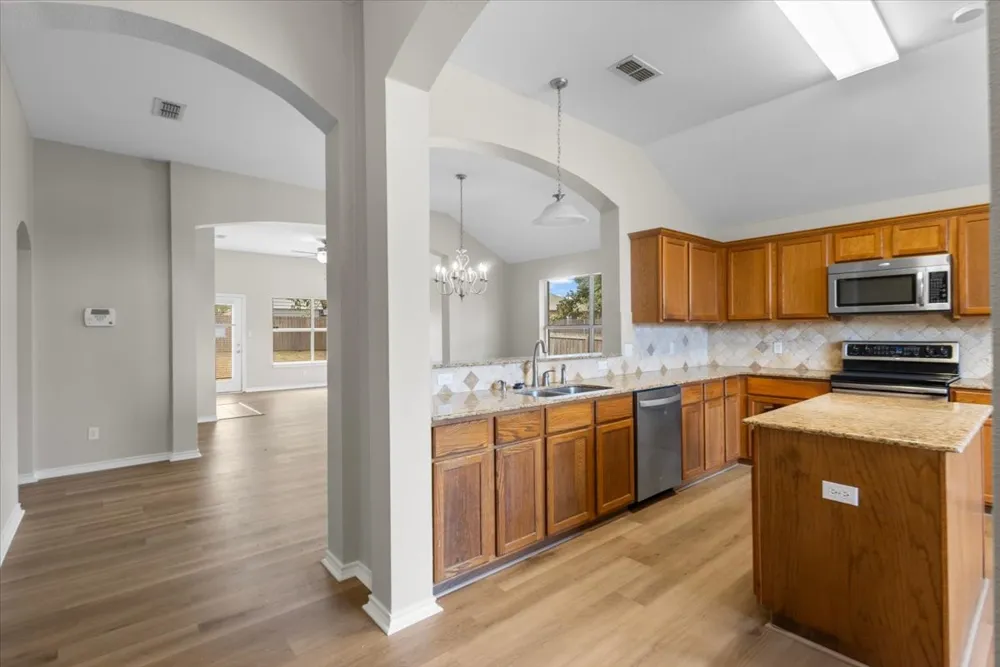 386 Molly Lane Lindale, TX 75771