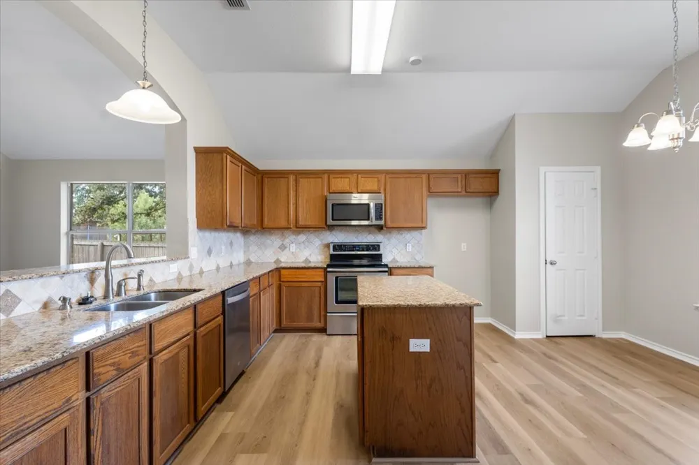 386 Molly Lane Lindale, TX 75771