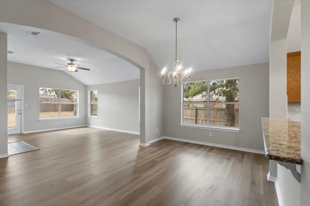 386 Molly Lane Lindale, TX 75771