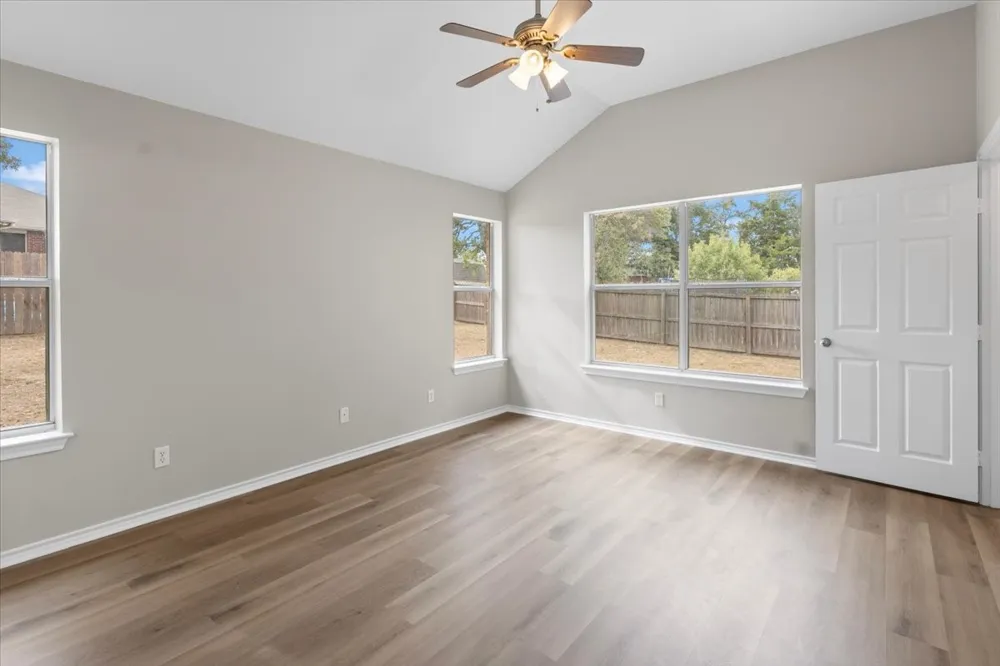 386 Molly Lane Lindale, TX 75771