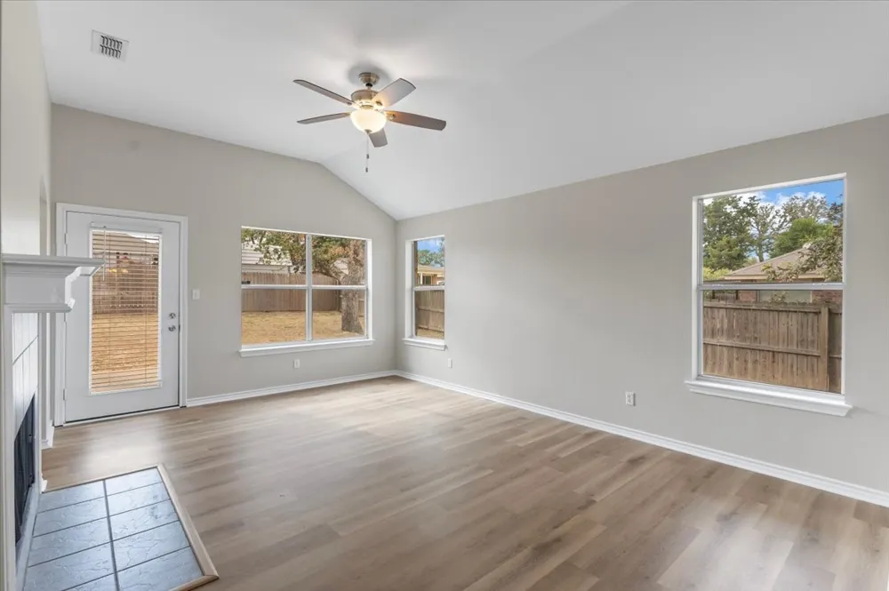 386 Molly Lane Lindale, TX 75771