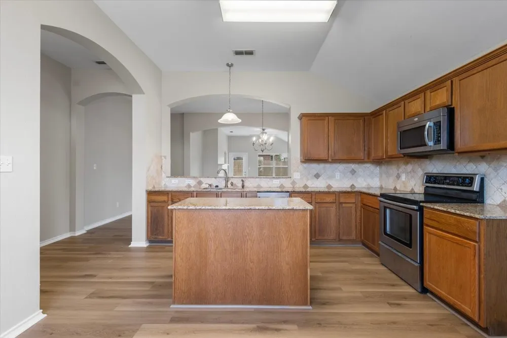 386 Molly Lane Lindale, TX 75771