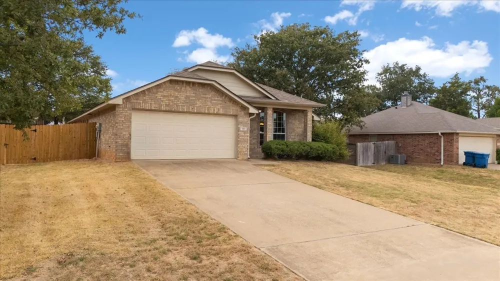 386 Molly Lane Lindale, TX 75771