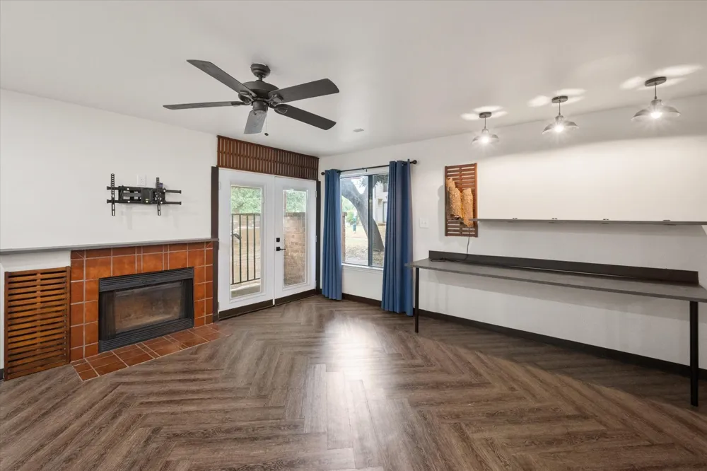 2300 Bamboo Drive #N102 Arlington, TX 76006