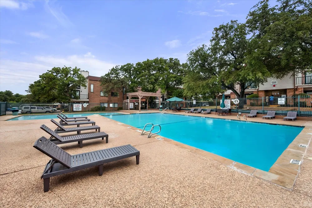 2300 Bamboo Drive #N102 Arlington, TX 76006
