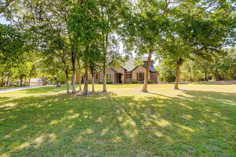 7259 Oak Creeks Court Fort Worth, TX 76135
