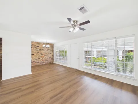 5343 Richmond Avenue #21