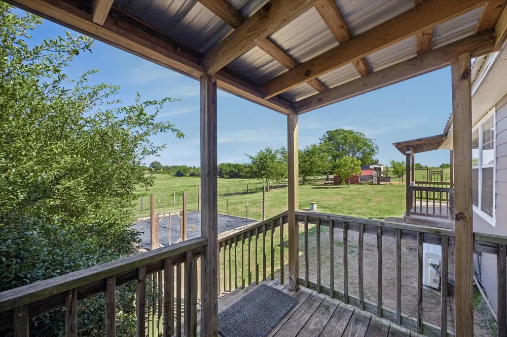 10559 Fm 109 Industry, TX 78944