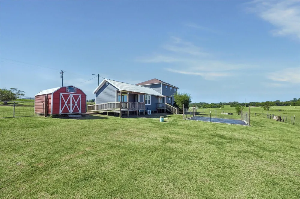 10559 Fm 109 Industry, TX 78944