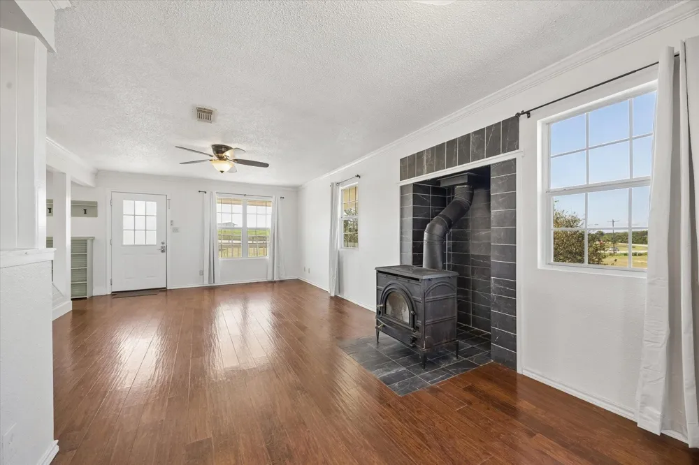 10559 Fm 109 Industry, TX 78944