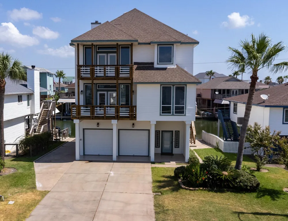 1414 Lotus Drive Tiki Island, TX 77554