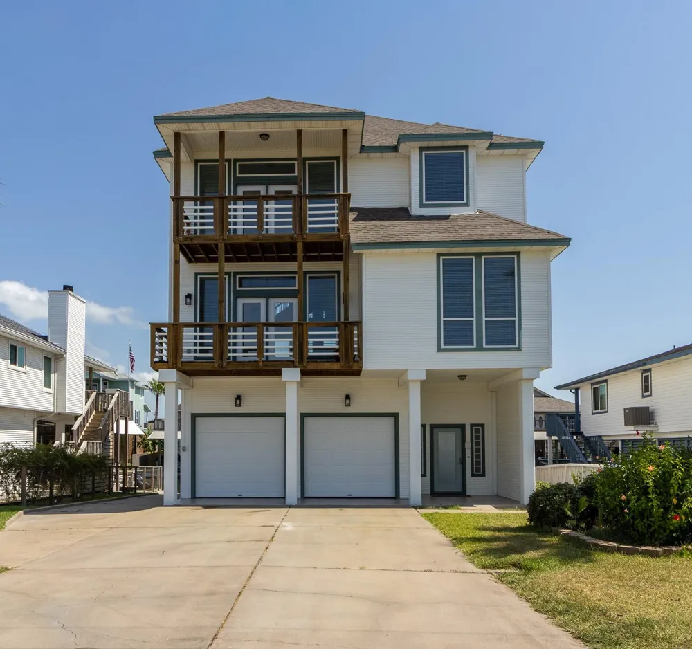 1414 Lotus Drive Tiki Island, TX 77554