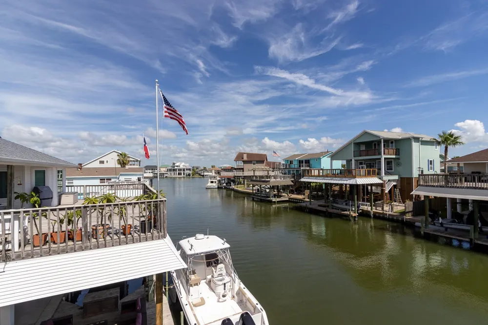 1414 Lotus Drive Tiki Island, TX 77554