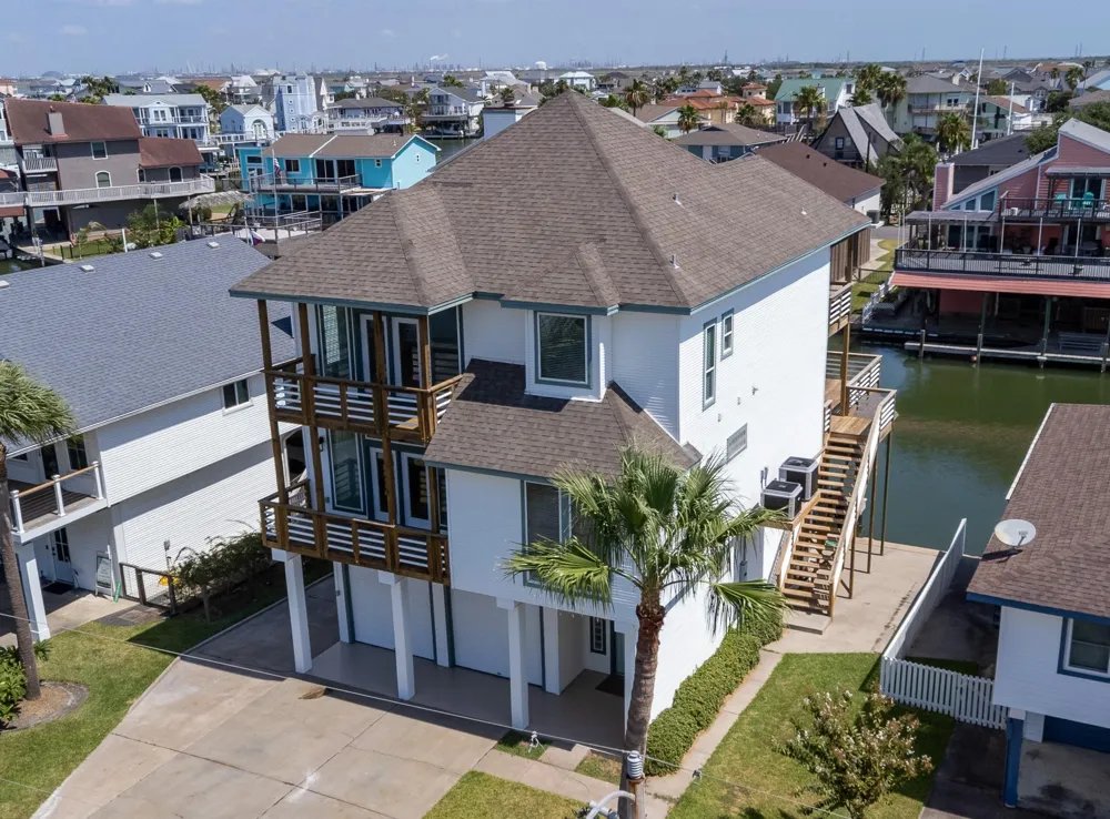 1414 Lotus Drive Tiki Island, TX 77554