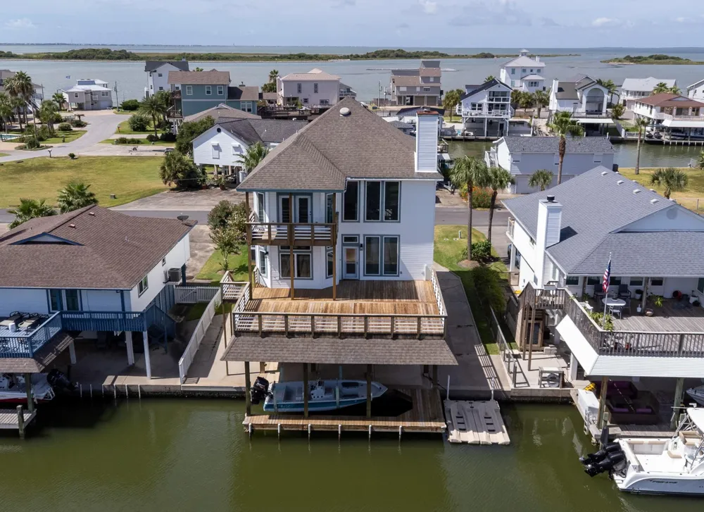 1414 Lotus Drive Tiki Island, TX 77554