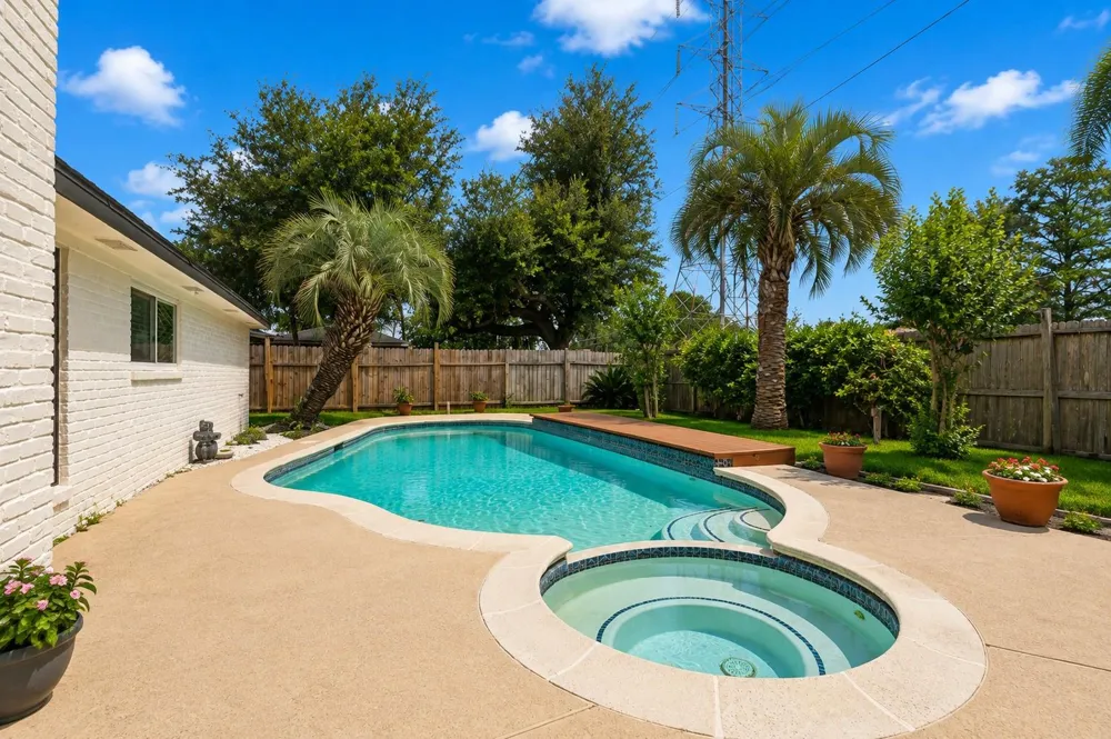 2326 Ashmont Drive Missouri City, TX 77489