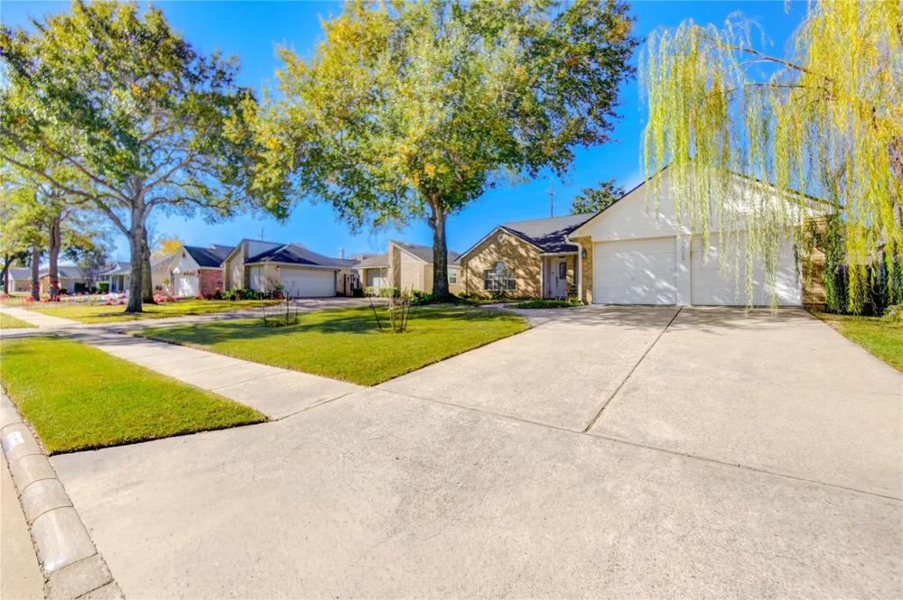 7027 Brockington Drive Katy, TX 77494