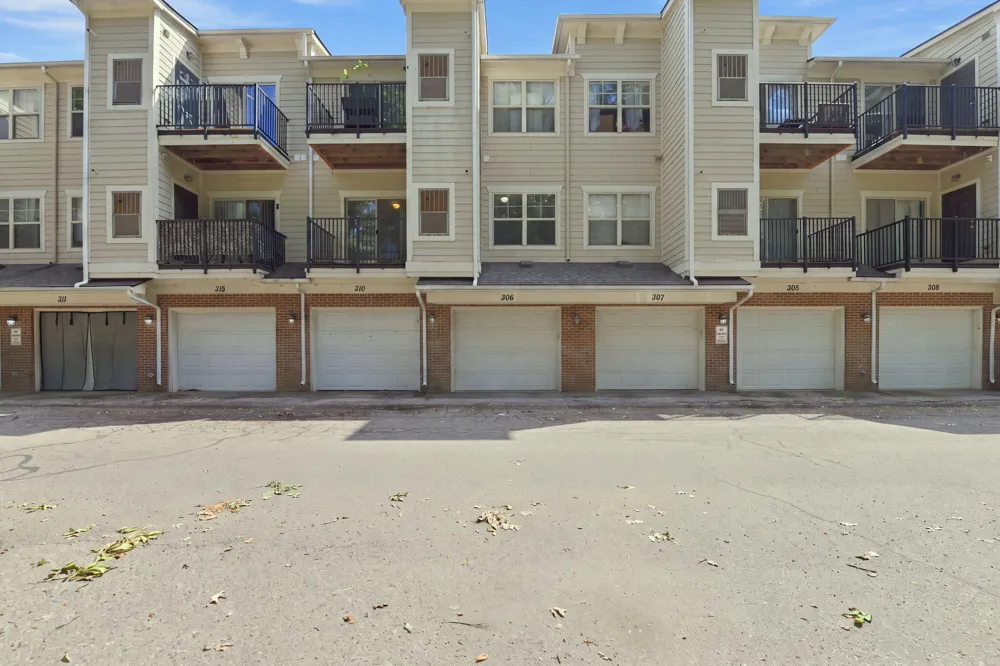 309 Legato Drive Walled Lake, MI 48390