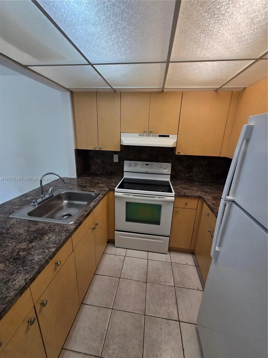 14835 SW 80th St #104-6 Miami, FL 33193