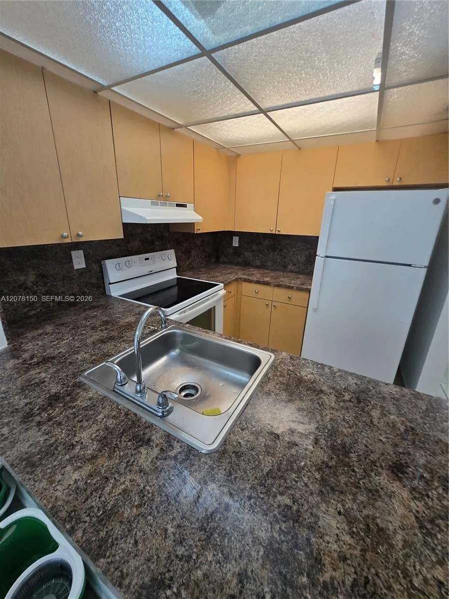 14835 SW 80th St #104-6 Miami, FL 33193