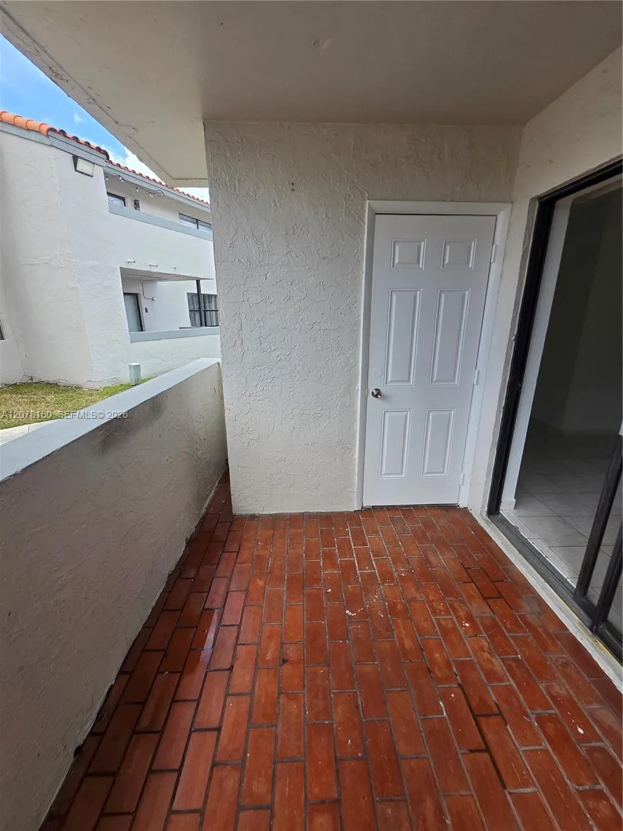 14835 SW 80th St #104-6 Miami, FL 33193