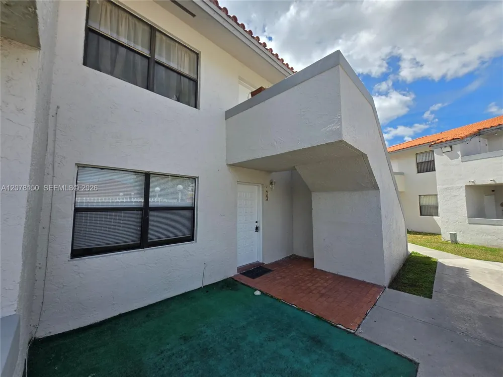 14835 SW 80th St #104-6 Miami, FL 33193
