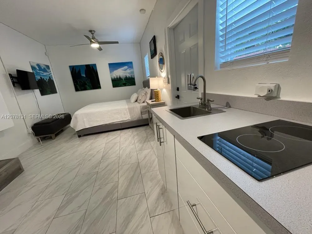 1545 NE 138th St North Miami, FL 33161