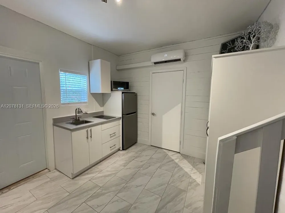 1545 NE 138th St North Miami, FL 33161