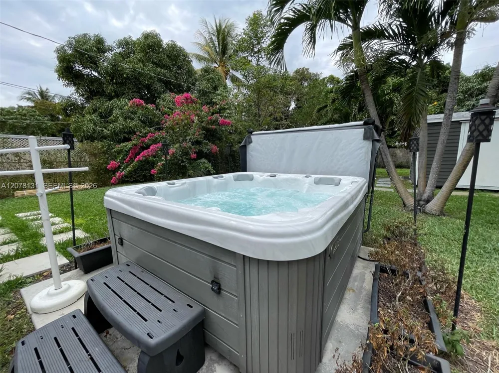 1545 NE 138th St North Miami, FL 33161