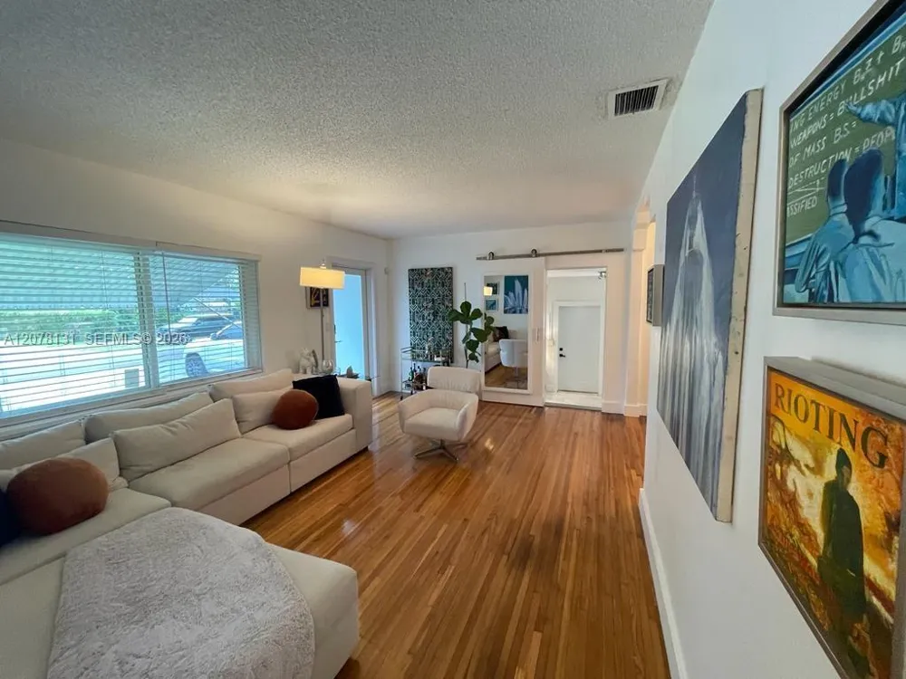 1545 NE 138th St North Miami, FL 33161