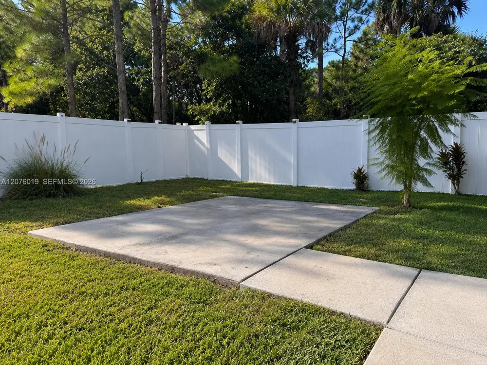 8308 Amalfi Cir Fort Pierce, FL 34951