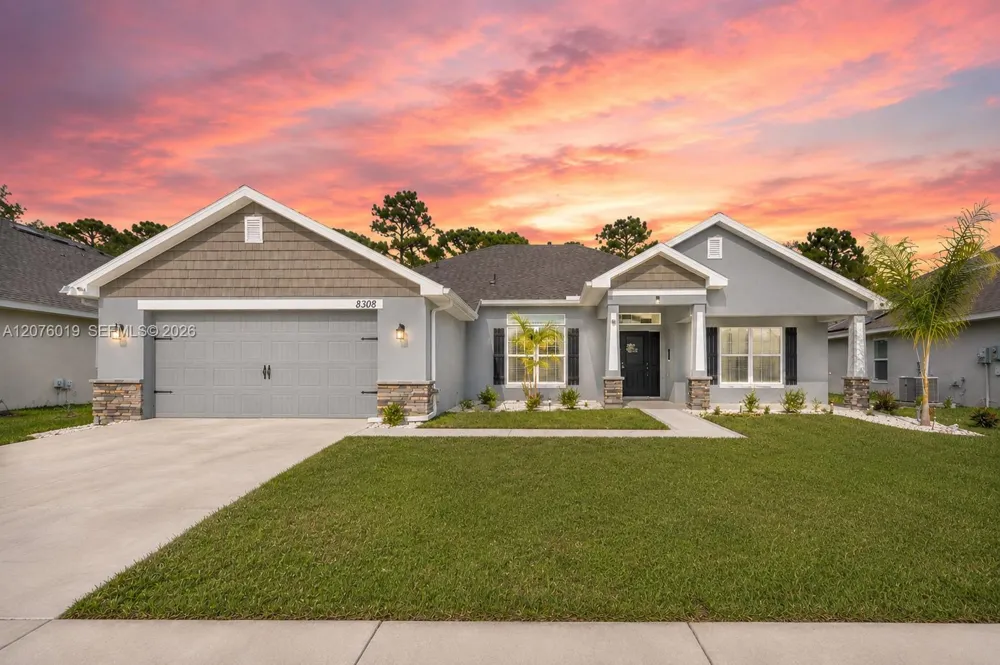 8308 Amalfi Cir Fort Pierce, FL 34951