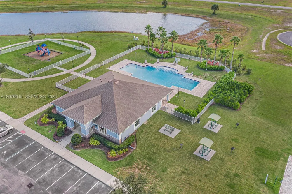 8308 Amalfi Cir Fort Pierce, FL 34951